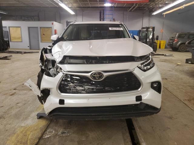 5TDGZRBH0NS560570 - 2022 TOYOTA HIGHLANDER XLE WHITE photo 5