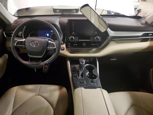 5TDGZRBH0NS560570 - 2022 TOYOTA HIGHLANDER XLE WHITE photo 8