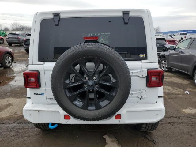 1C4JJXP60MW859306 - 2021 JEEP WRANGLER U SAHARA 4XE WHITE photo 6