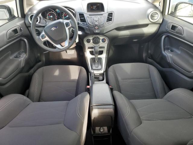 3FADP4BJ8JM105948 - 2018 FORD FIESTA SE 白色 照片 15