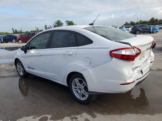 3FADP4BJ8JM105948 - 2018 FORD FIESTA SE 白色 照片 3