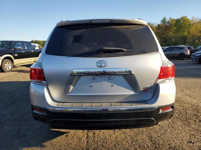5TDBK3EH6CS125766 - 2012 TOYOTA HIGHLANDER BASE ვერცხლისფერი ფოტო 6