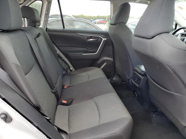 2T3W1RFVXRW303276 - 2024 TOYOTA RAV4 XLE SILVER photo 11