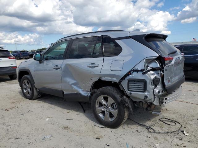 2T3W1RFVXRW303276 - 2024 TOYOTA RAV4 XLE SILVER photo 2