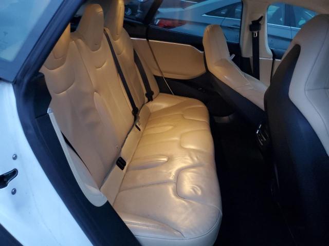 5YJSA1E16GF133564 - 2016 TESLA MODEL S WHITE photo 10