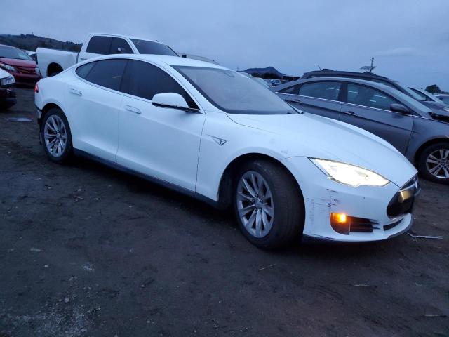 5YJSA1E16GF133564 - 2016 TESLA MODEL S WHITE photo 4