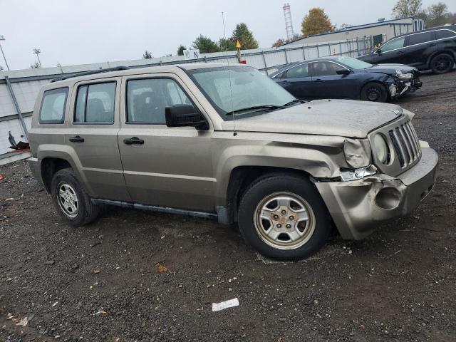 1J8FT28018D555750 - 2008 JEEP PATRIOT SPORT BEIGE photo 4
