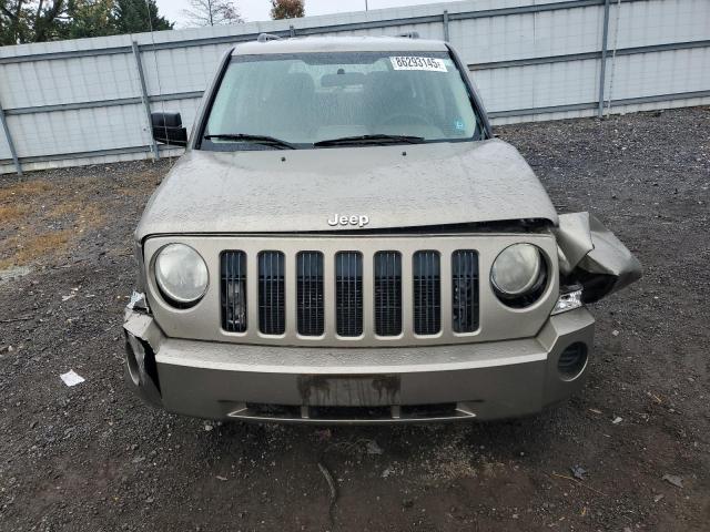 1J8FT28018D555750 - 2008 JEEP PATRIOT SPORT BEIGE photo 5