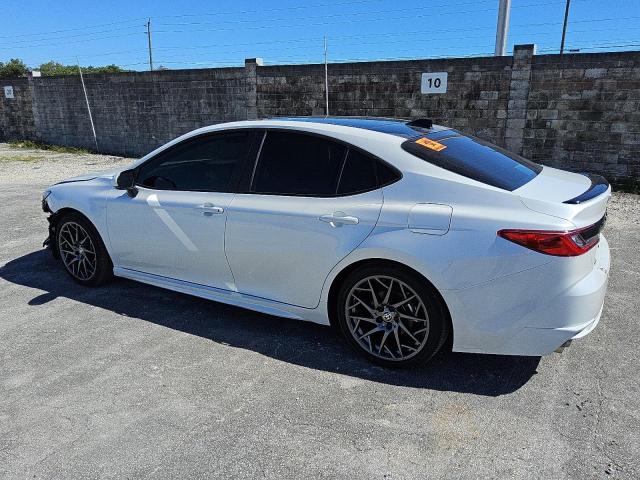 4T1DAACK0SU062023 - 2025 TOYOTA CAMRY XSE თეთრი ფოტო 2