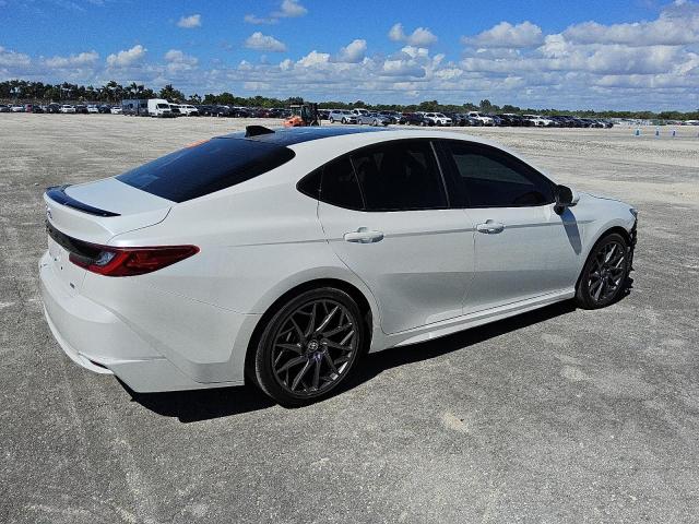 4T1DAACK0SU062023 - 2025 TOYOTA CAMRY XSE თეთრი ფოტო 3