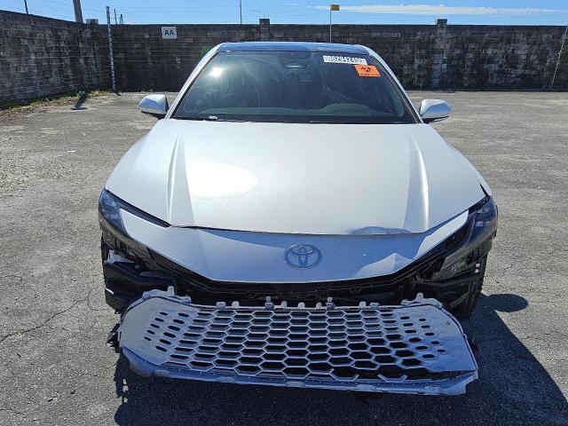 4T1DAACK0SU062023 - 2025 TOYOTA CAMRY XSE თეთრი ფოტო 5