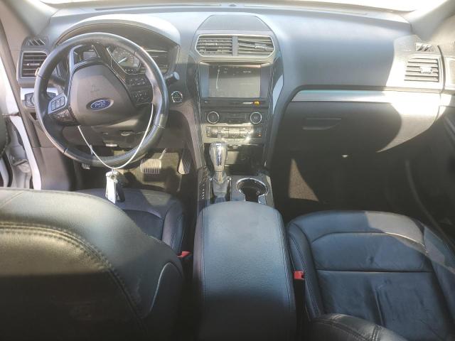 1FM5K8D8XJGA34692 - 2018 FORD EXPLORER XLT Biały zdjęcie 8