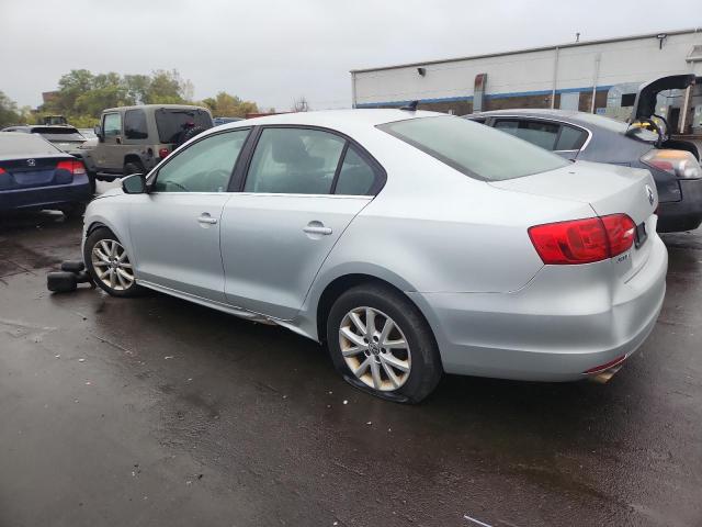 3VWDP7AJ5DM372365 - 2013 VOLKSWAGEN JETTA SE SILVER photo 2