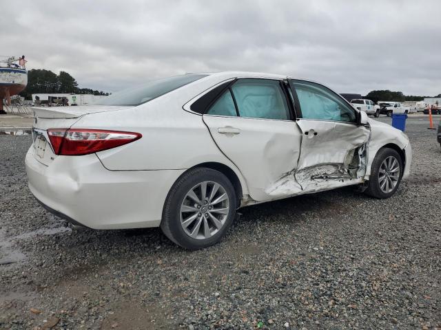 4T1BF1FK3HU436038 - 2017 TOYOTA CAMRY LE WHITE photo 3