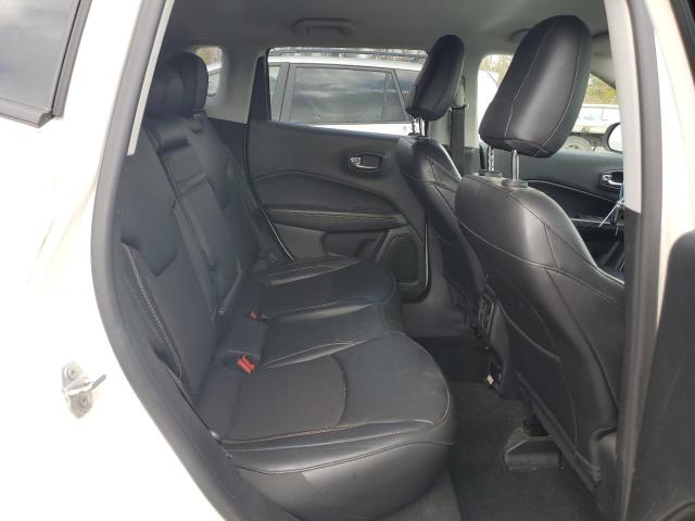 3C4NJDBB2KT729177 - 2019 JEEP COMPASS LATITUDE WHITE photo 11