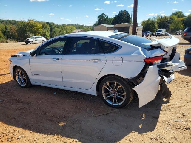 3FA6P0RUXKR273385 - 2019 FORD FUSION TITANIUM WHITE photo 2