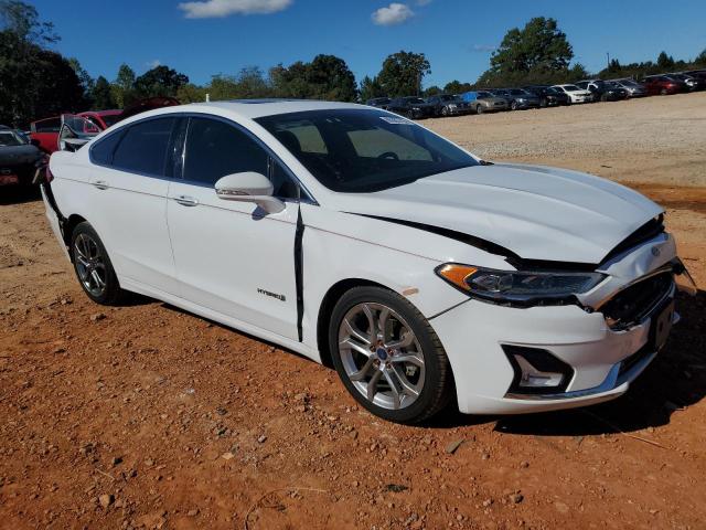 3FA6P0RUXKR273385 - 2019 FORD FUSION TITANIUM WHITE photo 4