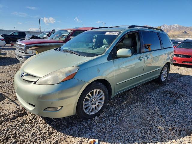 2010 TOYOTA SIENNA XLE, 