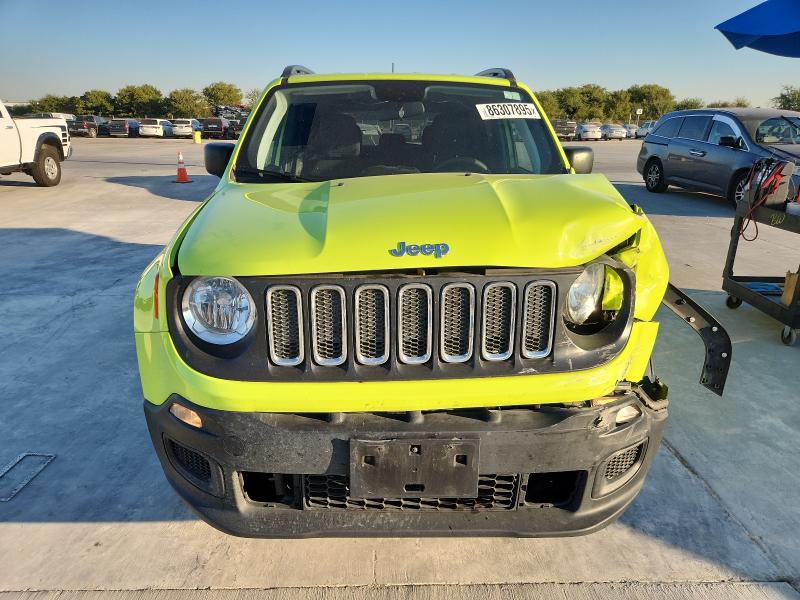 ZACCJBAB6JPH35325 - 2018 JEEP RENEGADE SPORT Zielony zdjęcie 5