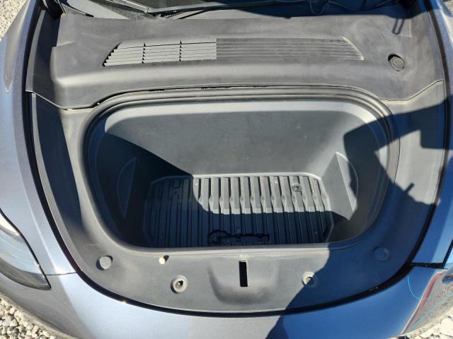 5YJYGDEE4LF045913 - 2020 TESLA MODEL Y Schwarz Foto 11