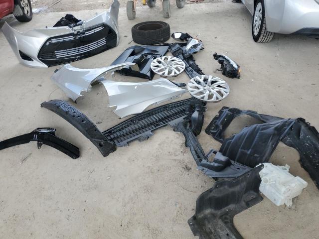 5YFBURHE6JP754660 - 2018 TOYOTA COROLLA L SILVER photo 12