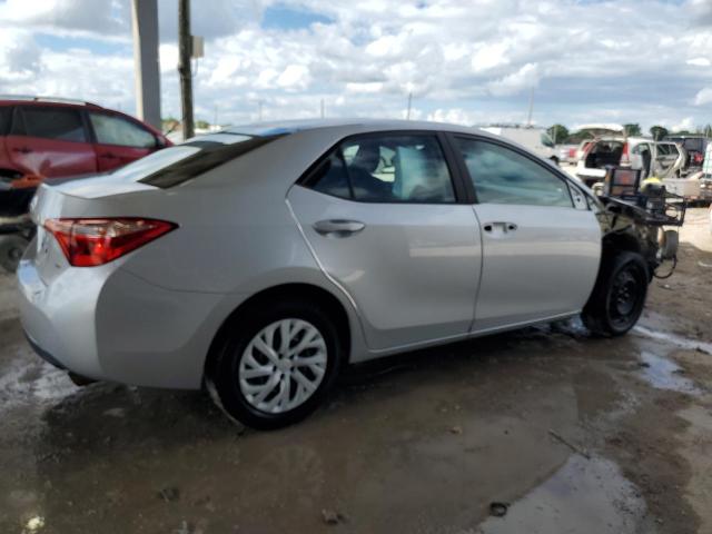 5YFBURHE6JP754660 - 2018 TOYOTA COROLLA L SILVER photo 3