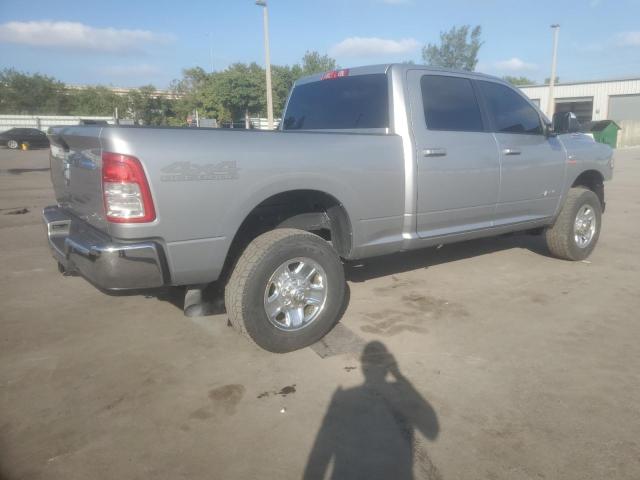 3C6UR5DL4NG351402 - 2022 RAM 2500 BIG HORN/LONE STAR SILVER photo 3