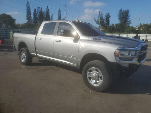 3C6UR5DL4NG351402 - 2022 RAM 2500 BIG HORN/LONE STAR SILVER photo 4