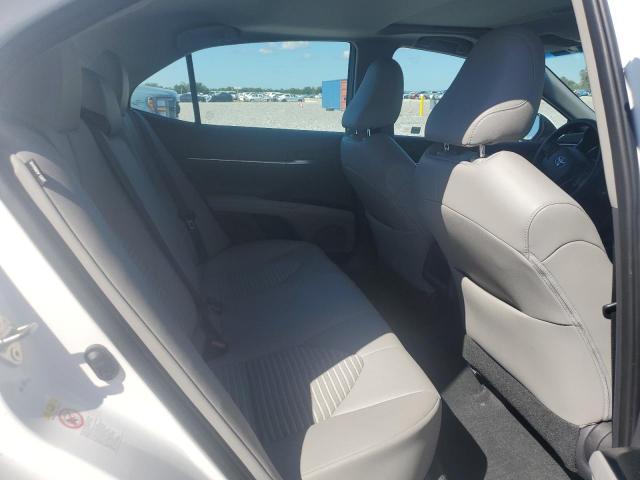 4T1B11HK2JU045223 - 2018 TOYOTA CAMRY L WHITE photo 10
