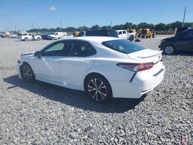 4T1B11HK2JU045223 - 2018 TOYOTA CAMRY L WHITE photo 2