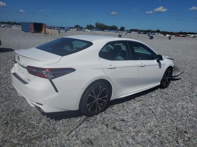4T1B11HK2JU045223 - 2018 TOYOTA CAMRY L WHITE photo 3