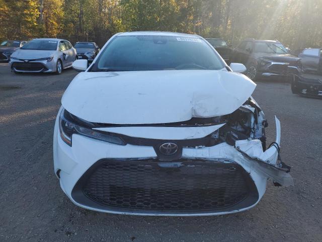 5YFBPMBE8NP300922 - 2022 TOYOTA COROLLA LE 白色 照片 5