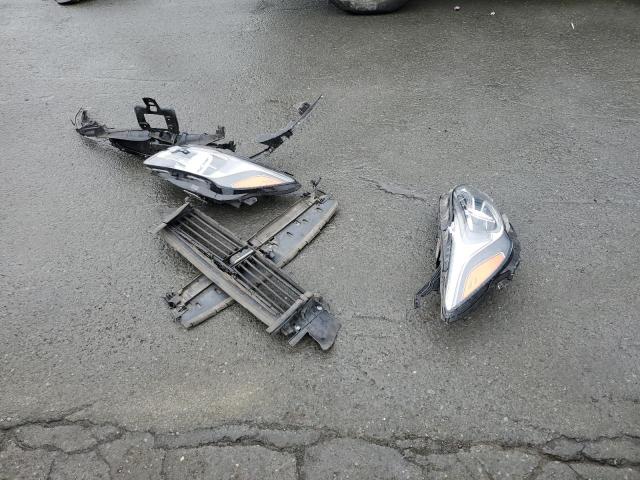 1G4ZP5SS1JU137808 - 2018 BUICK LACROSSE ESSENCE Белый фото 12