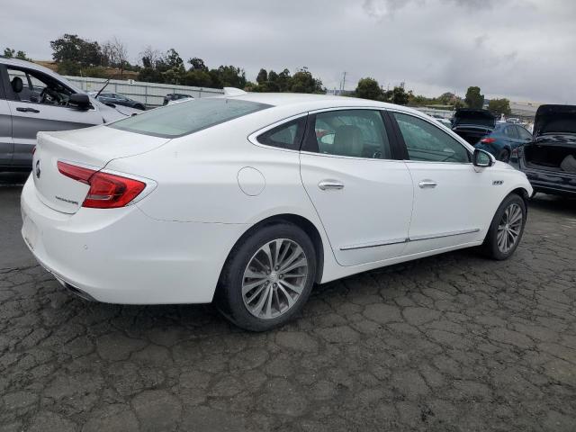 1G4ZP5SS1JU137808 - 2018 BUICK LACROSSE ESSENCE Белый фото 3