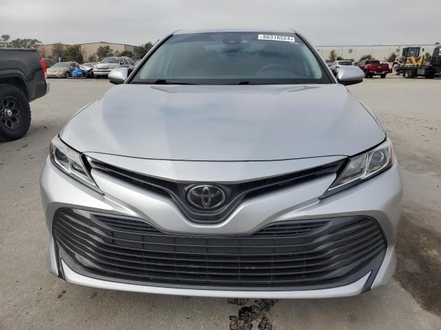 4T1B11HK4KU839769 - 2019 TOYOTA CAMRY L SILVER photo 5