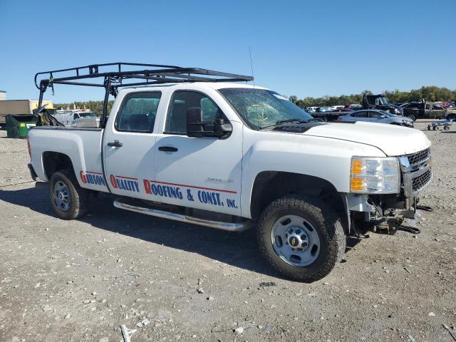 1GC1KVC84EF139078 - 2014 CHEVROLET SILVERADO K2500 HEAVY DUTY WHITE photo 4