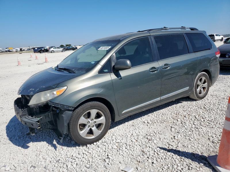 2013 TOYOTA SIENNA LE, 