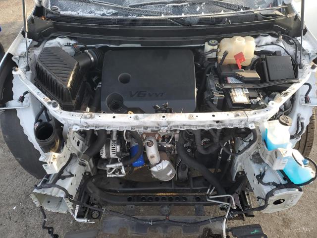 5GAEVCKWXJJ165335 - 2018 BUICK ENCLAVE AVENIR WHITE photo 11