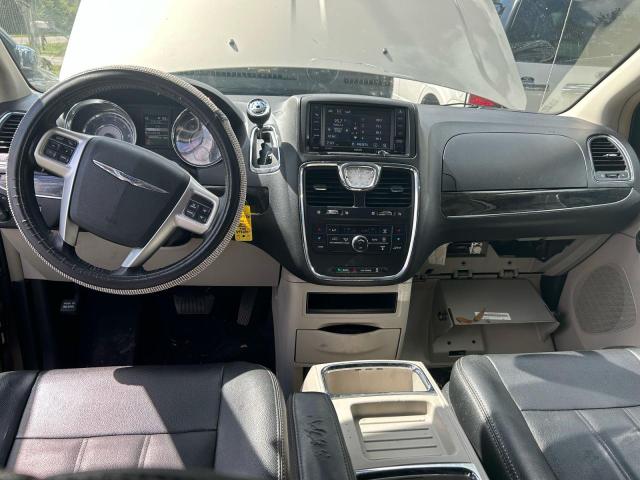 2C4RC1BG1GR259868 - 2016 CHRYSLER TOWN & COU TOURING SILVER photo 9