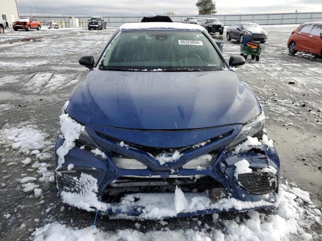 4T1T31AK9RU073878 - 2024 TOYOTA CAMRY SE NIGHT SHADE BLUE photo 5