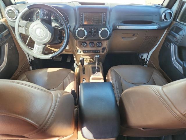 1C4BJWEGXHL651824 - 2017 JEEP WRANGLER U SAHARA WHITE photo 8