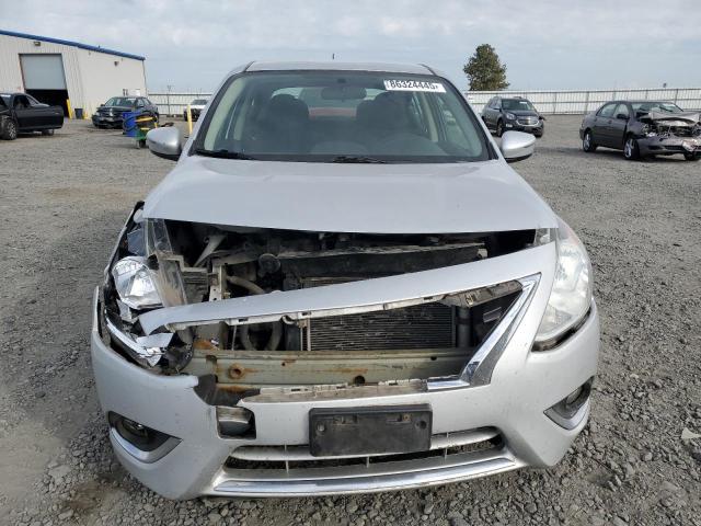 3N1CN7AP7GL822913 - 2016 NISSAN VERSA S SILVER photo 5
