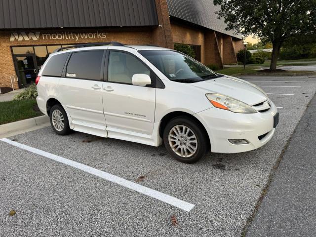 2009 TOYOTA SIENNA XLE, 