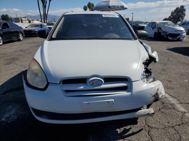 KMHCM36C99U126301 - 2009 HYUNDAI ACCENT GS თეთრი ფოტო 5