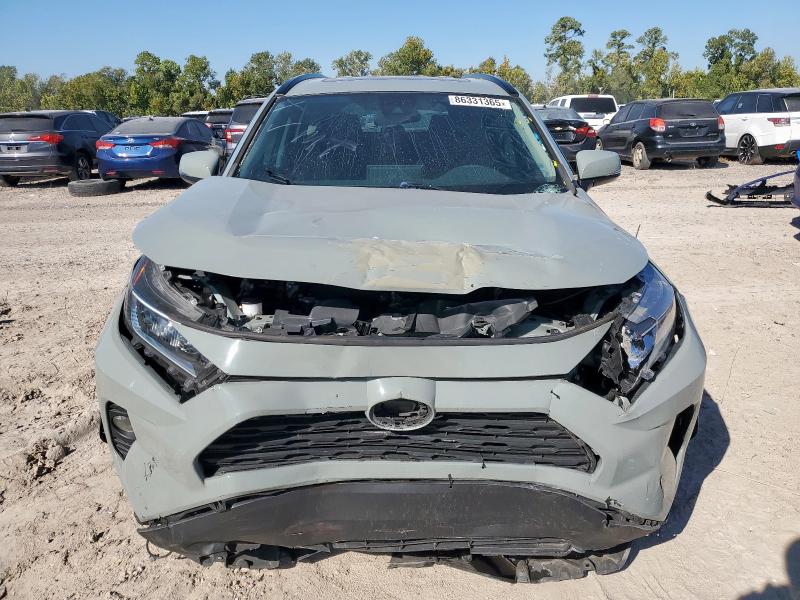 2T3W1RFV7MW155645 - 2021 TOYOTA RAV4 XLE 灰色 照片 5