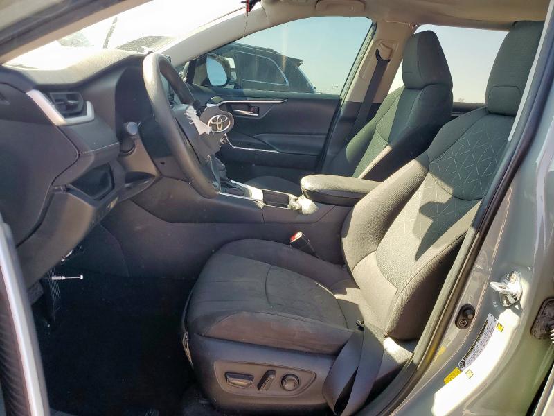 2T3W1RFV7MW155645 - 2021 TOYOTA RAV4 XLE 灰色 照片 7