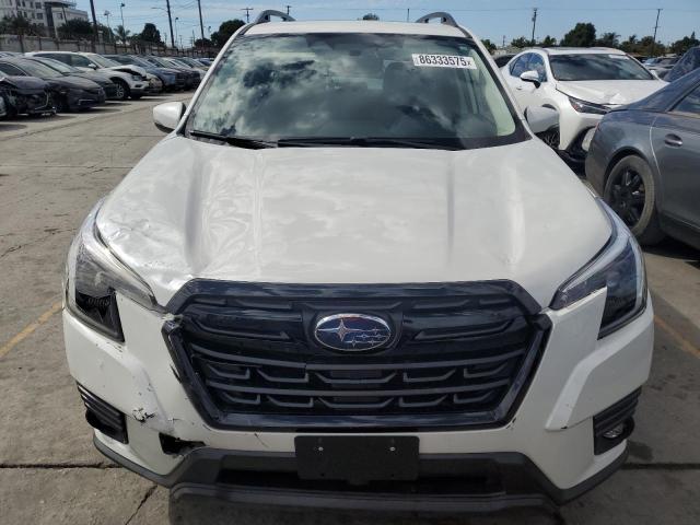 JF2SKALC5RH402479 - 2024 SUBARU FORESTER LIMITED WHITE photo 5