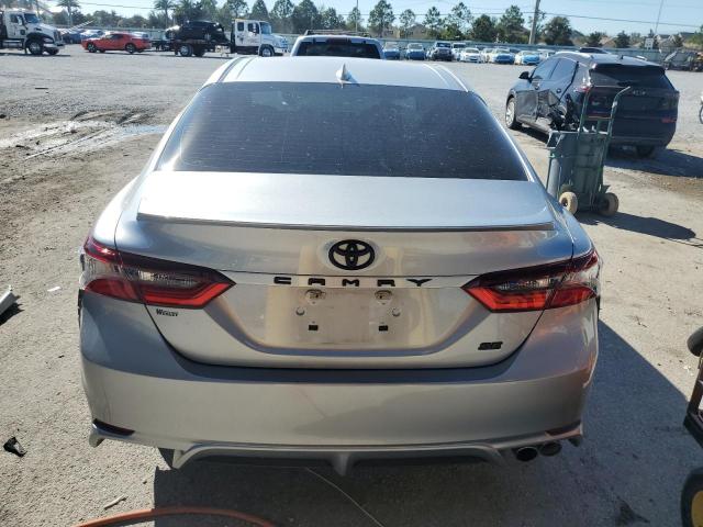 4T1G11AK7PU814131 - 2023 TOYOTA CAMRY SE NIGHT SHADE SILVER photo 6