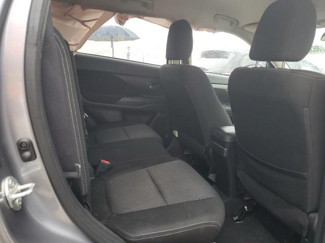 JA4AD2A37JZ059731 - 2018 MITSUBISHI OUTLANDER ES GRAY photo 11