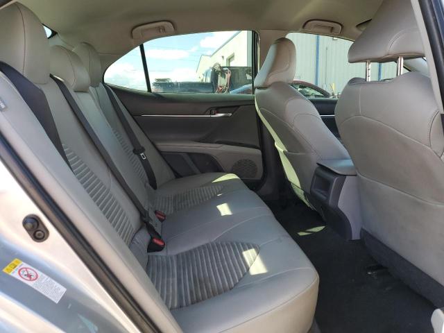 JTNB11HK4J3014139 - 2018 TOYOTA CAMRY L 银色 照片 10